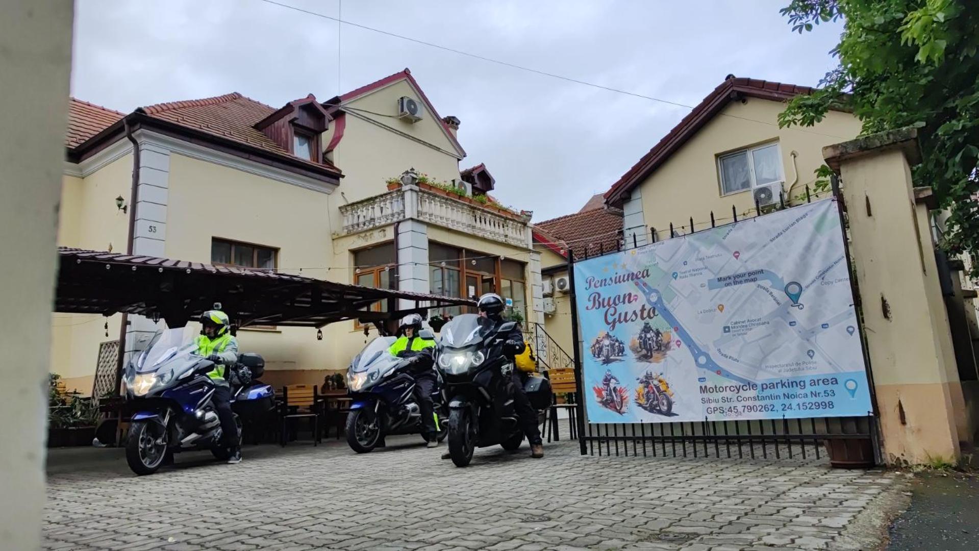 Pensiunea Buon Gusto Sibiu-Motorcyle Friendly,City Center Buitenkant foto